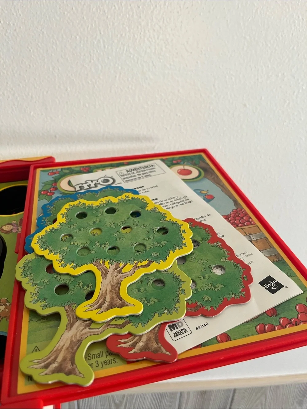 1992 Hi-Ho Cherry-O travel Game Book Style Travel Case